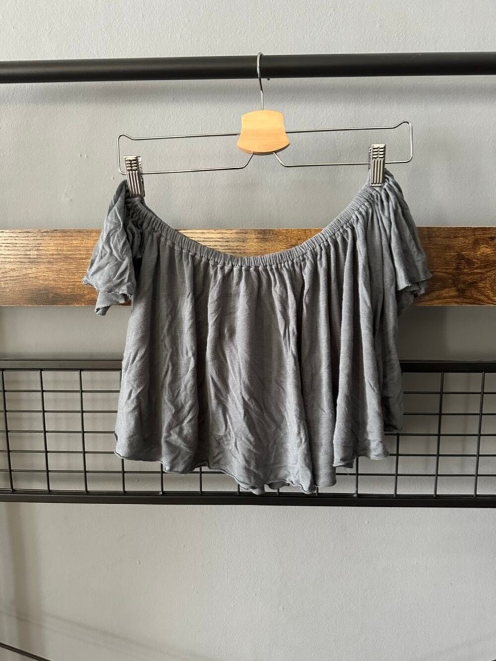 Truely Madly Deeply Off Shoulder Top | Size XS